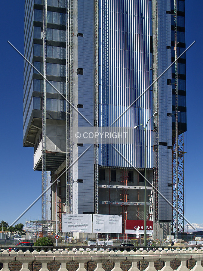 Lower floors seen from across Paseo de la Castellana