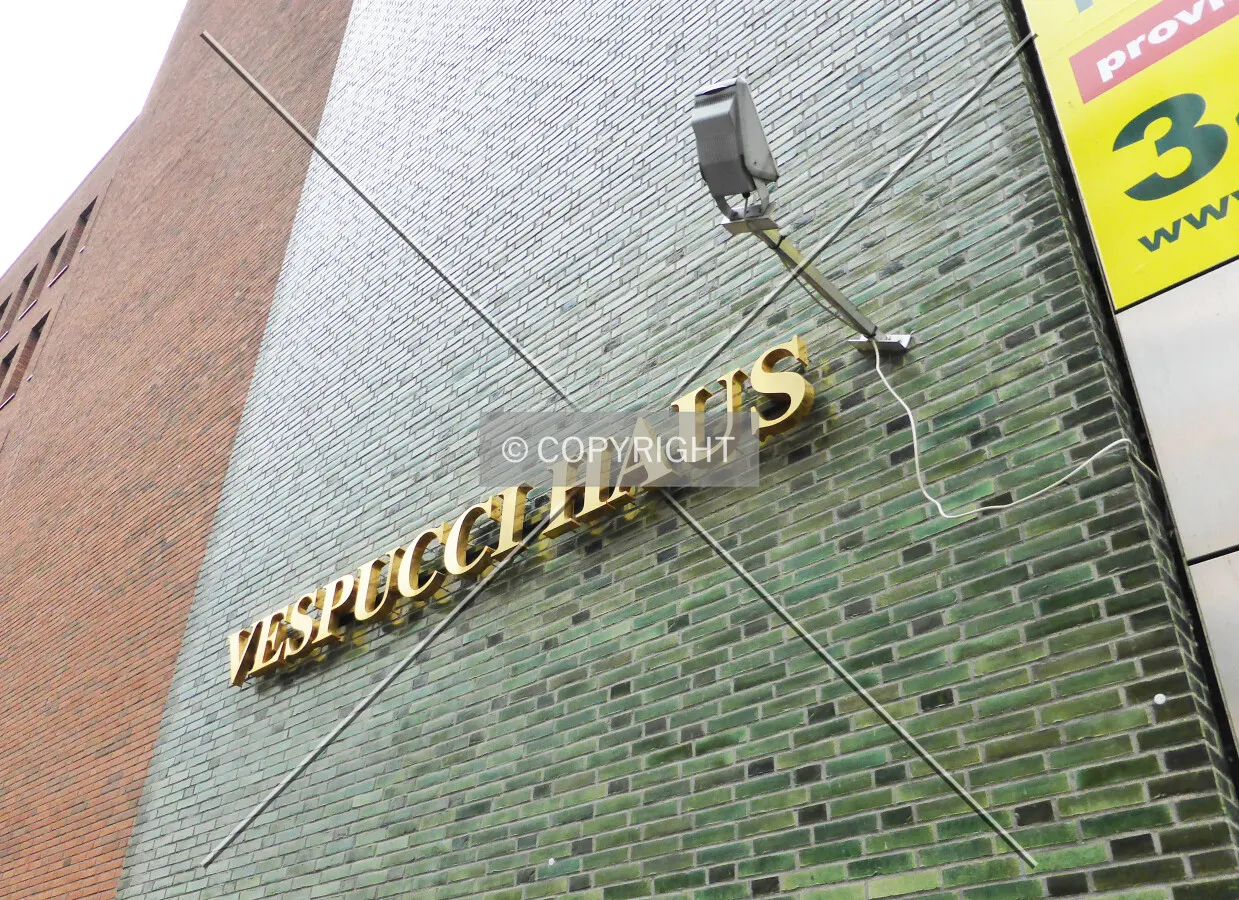Vescpucci Haus logo