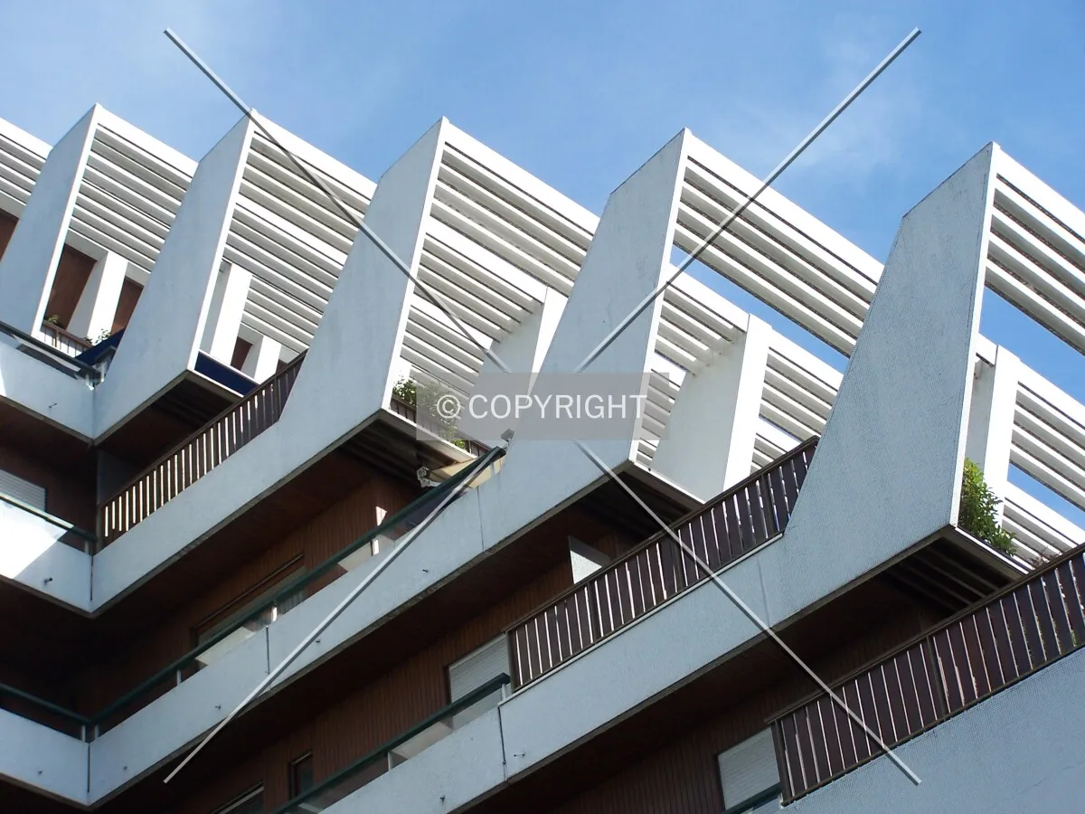Descente des terrasses de l'aille sud