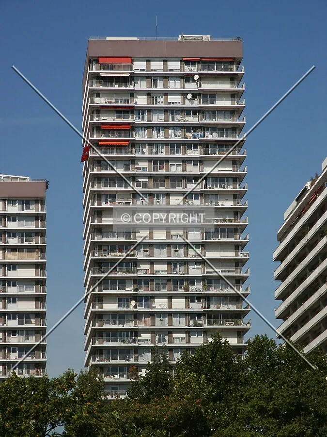 East facade from Île de Puteaux