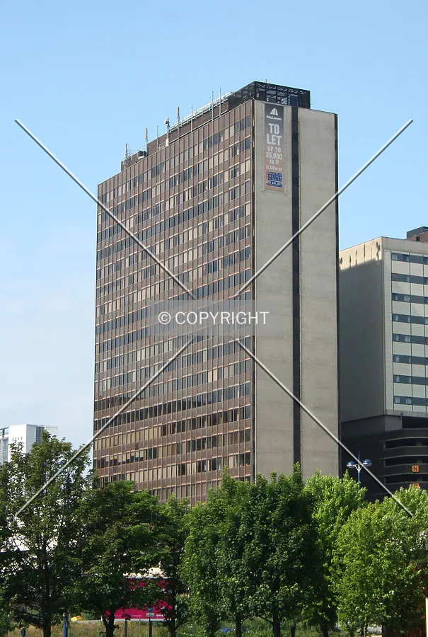 Full-height view from Jennens Road