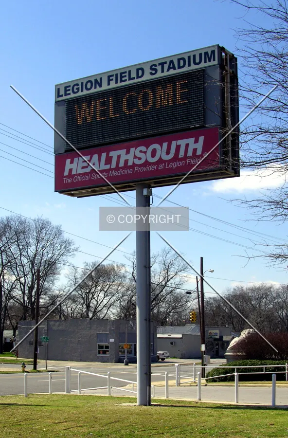 Signage off Graymont Avenue