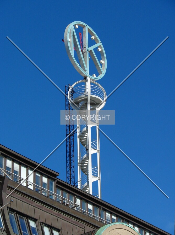 Rotating roof clock