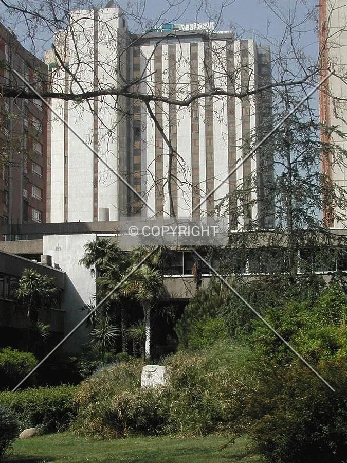 View of the building from a nearly park