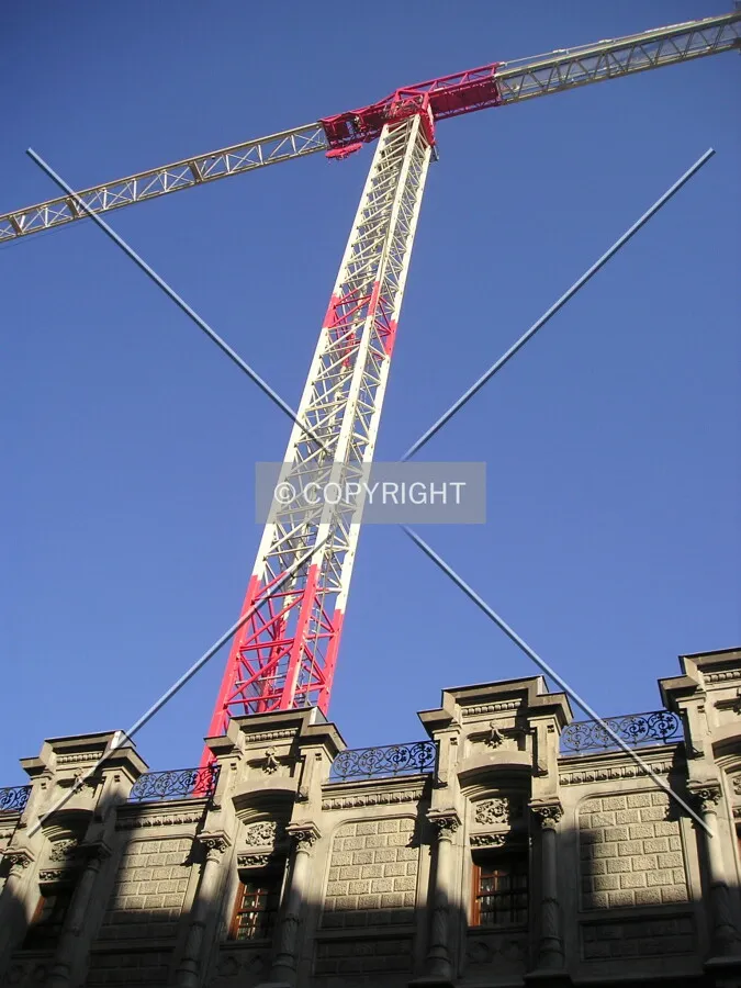 Construction crane