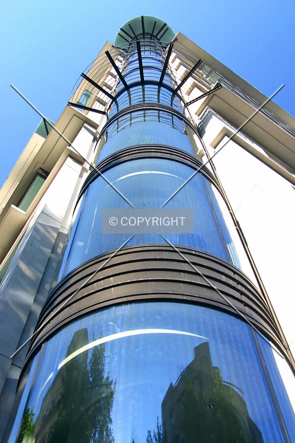 Looking up the soutwest corner from Upper Thames Street