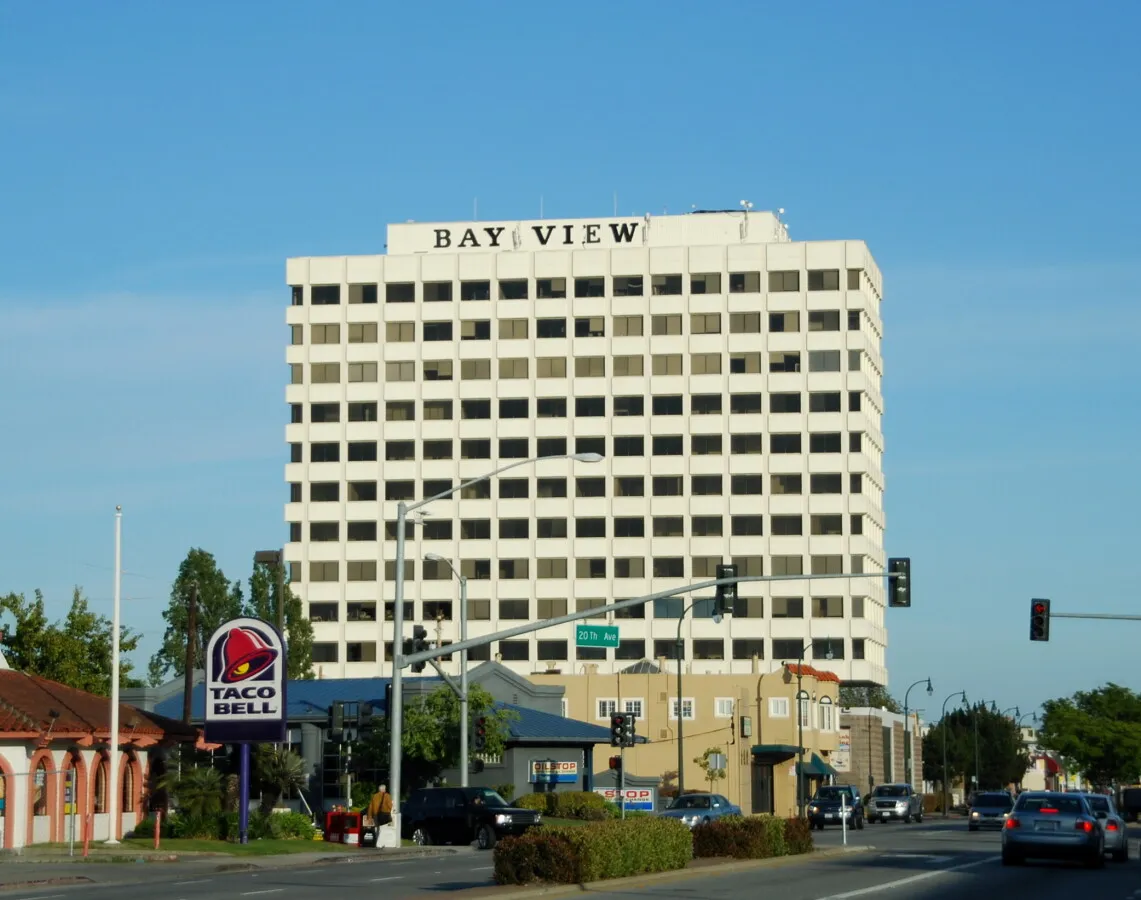 View along the South El Camino Real