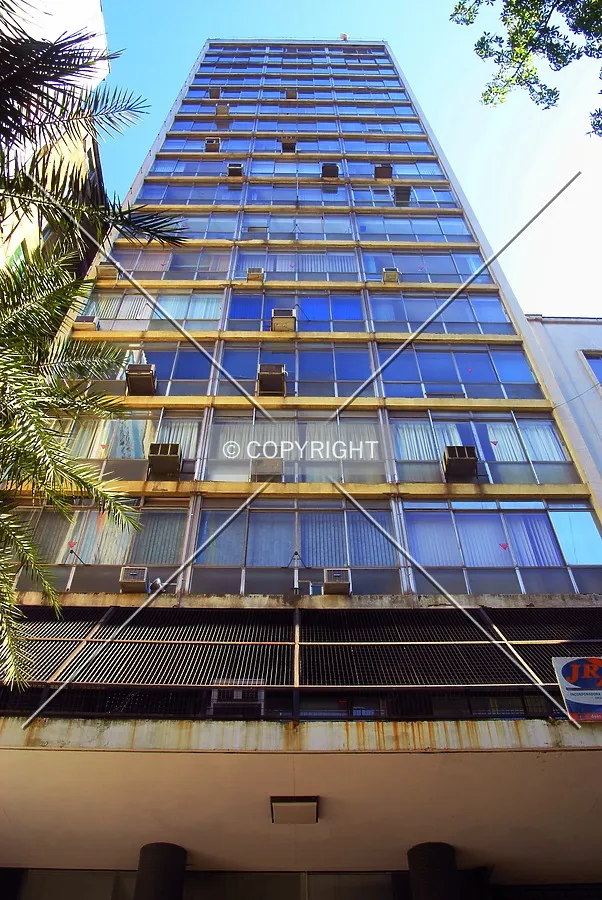 View from sidewalk on Siqueira Campos Street