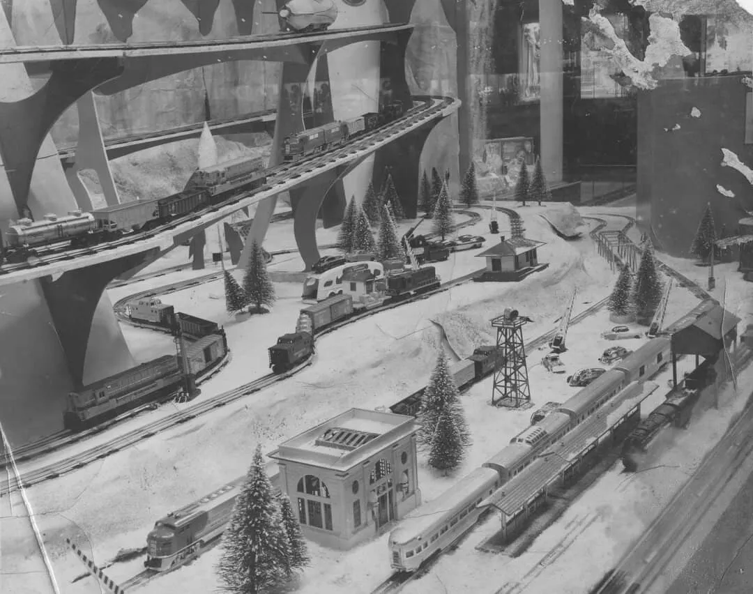 Vintage Christmas display in the window of Famous-Barr