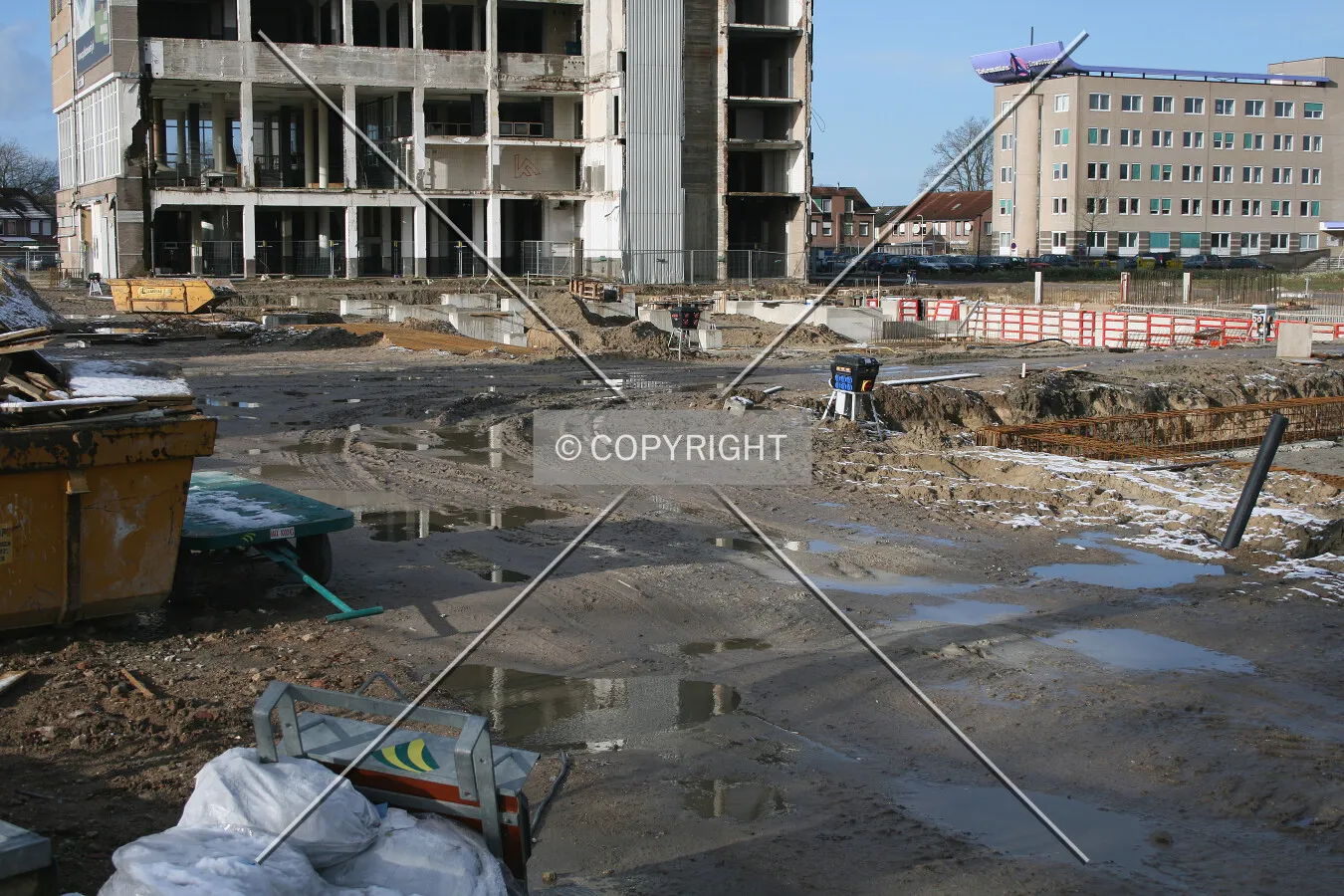 Foundation works as seen from Roomweg