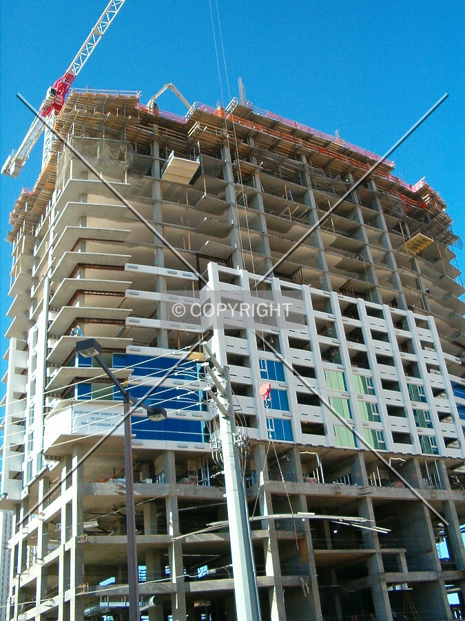 Looking up from Las Vegas Boulevard
