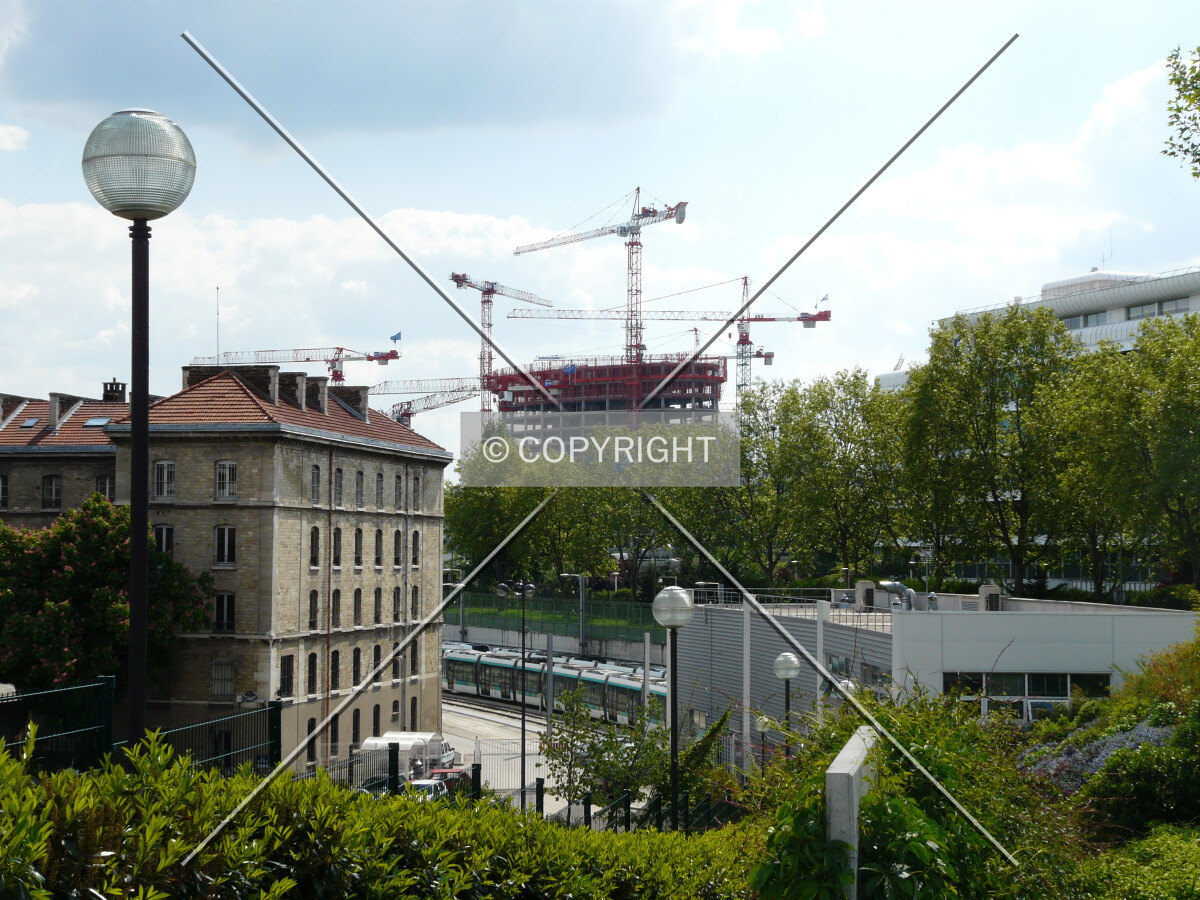 Distant view from Boulevard Martial Valin in Paris