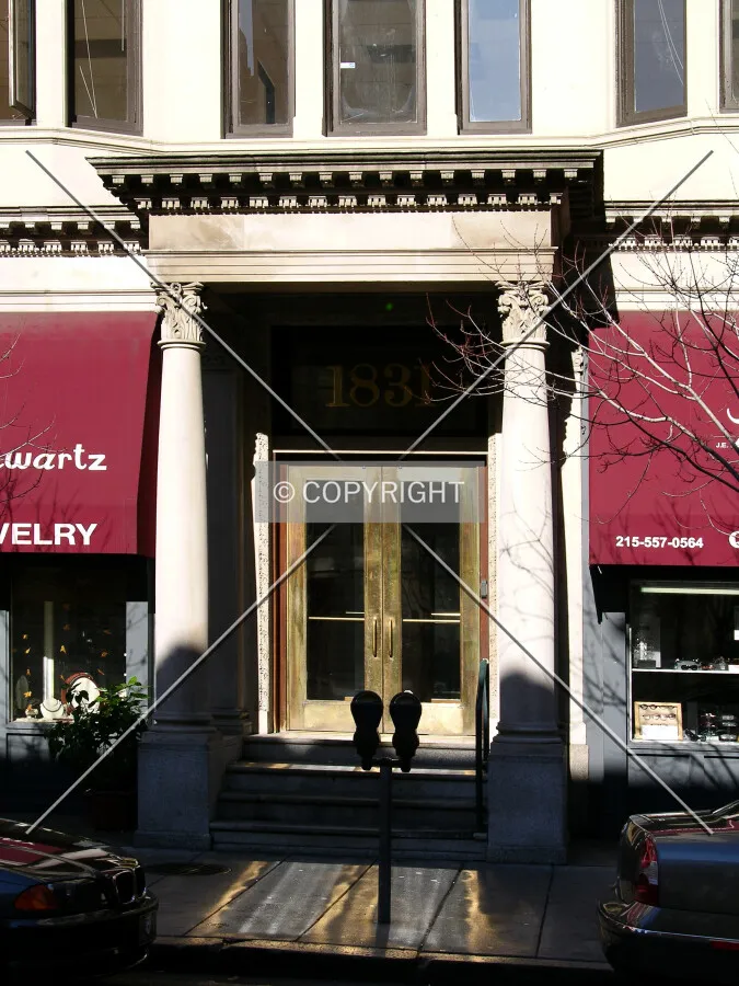 Entrance off Chestnut Street
