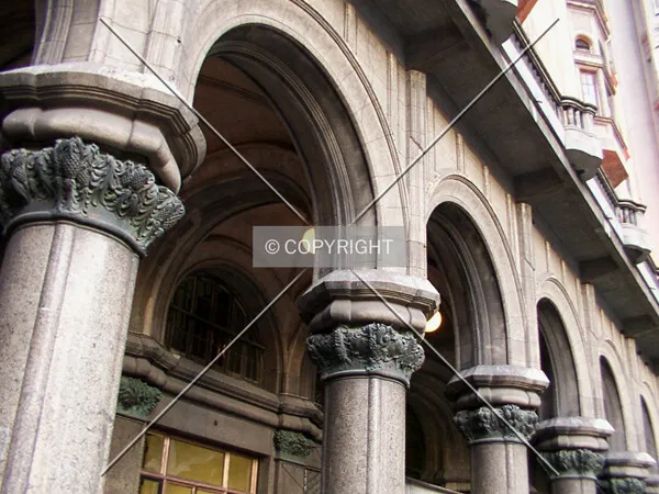 Row of arches on Plaza Independencia