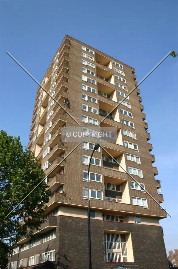 Looking up from the New Kent Road