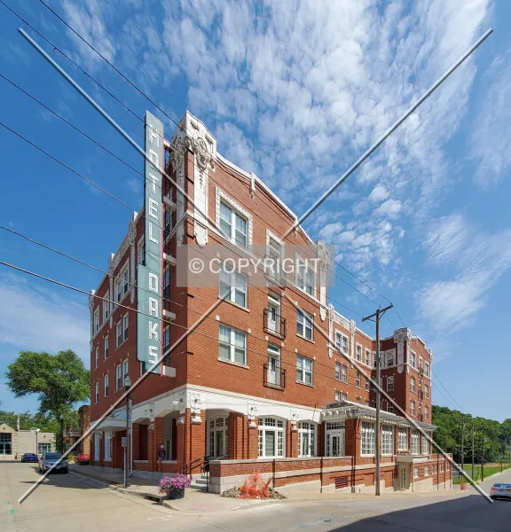 Oaks Hotel