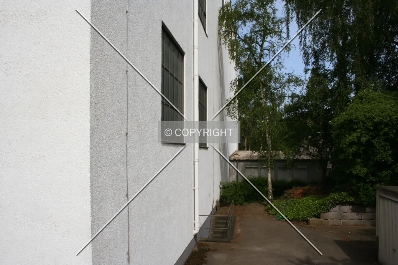 Base along the garden side