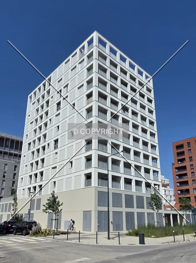 Southwest corner view from Avenue Gaston Monnerville.