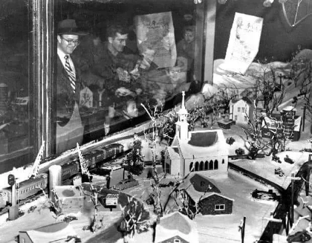 Vintage Christmas display in the window of Famous-Barr