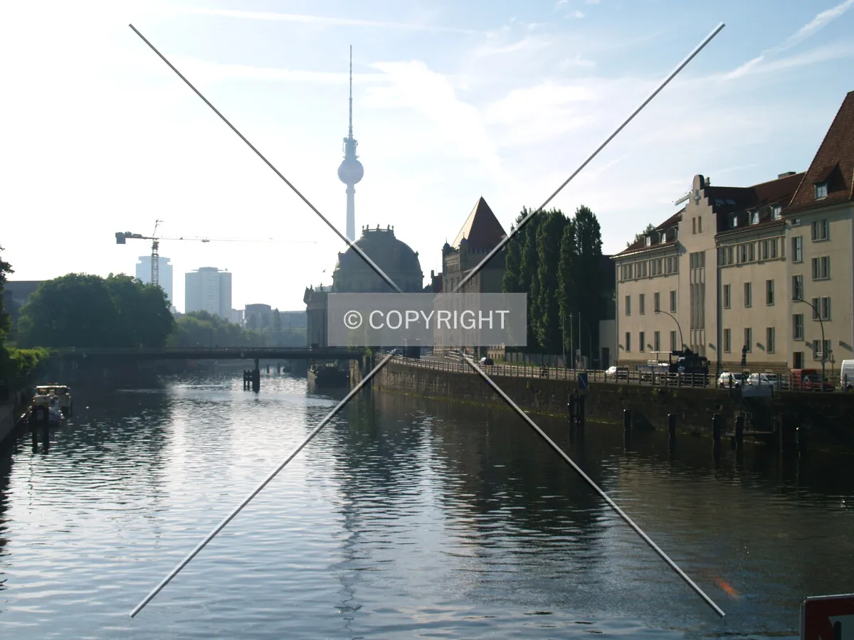 The Spree in its way through Mitte