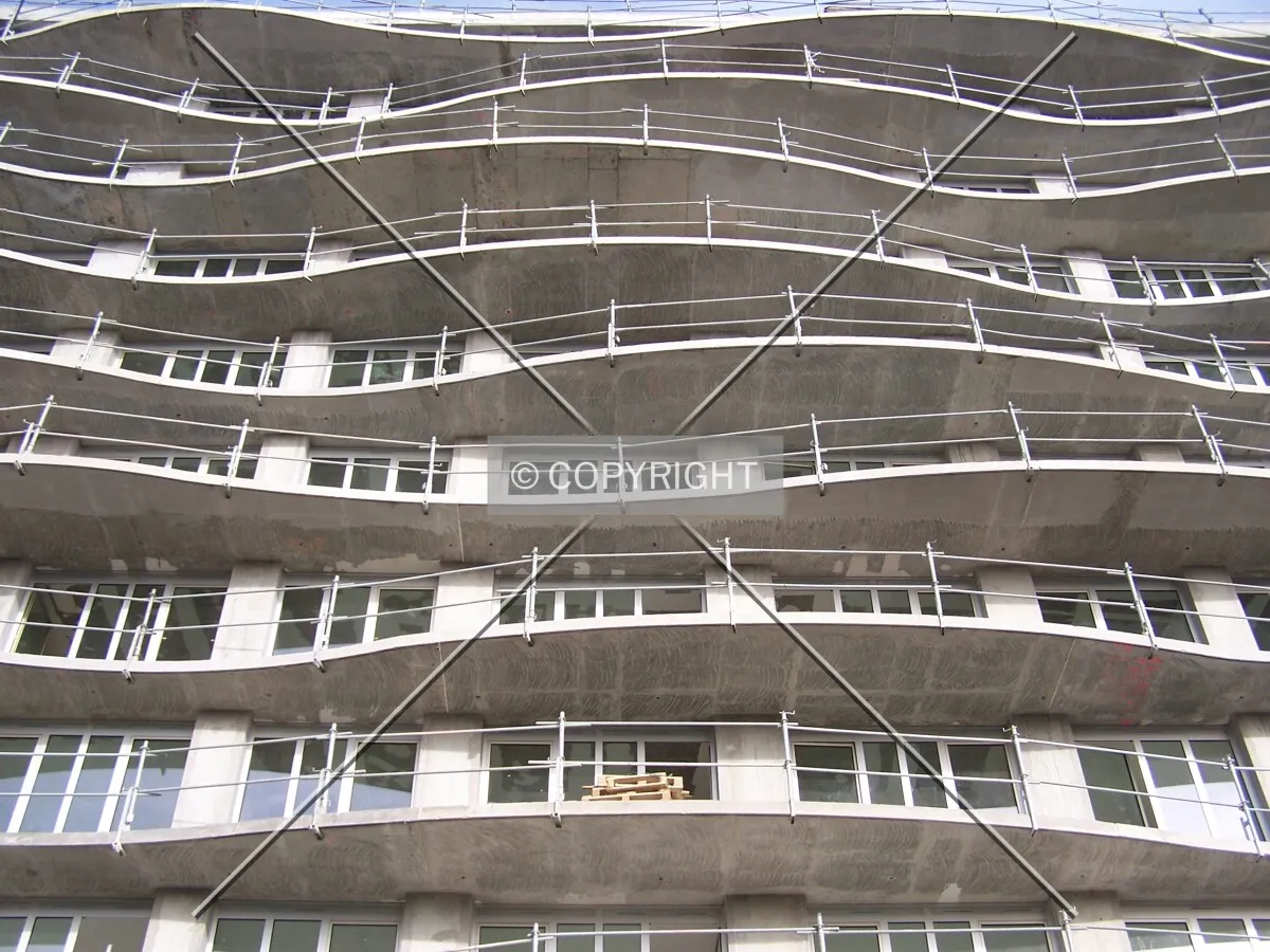 Vagues formées par les balcons sur la face sud