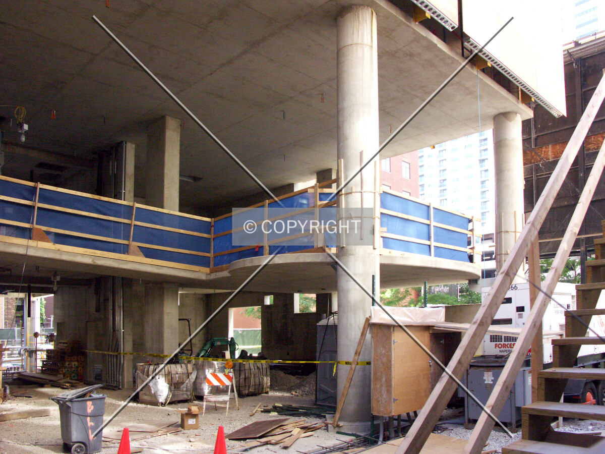 Looking into the northern part of the lobby