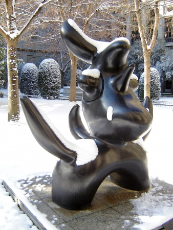 Snowed statue