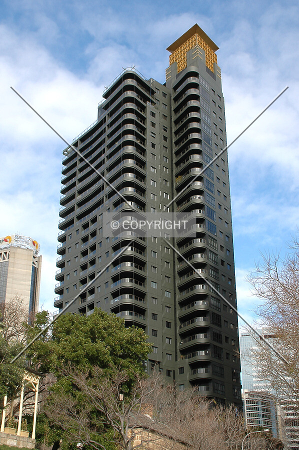 Looking up from Kent Street
