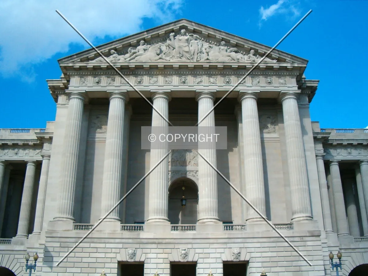 Looking up from Constitution Avenue