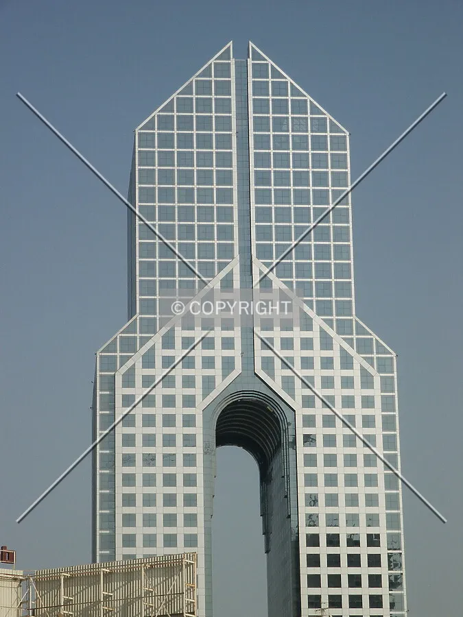 Upper floors and top of the arch