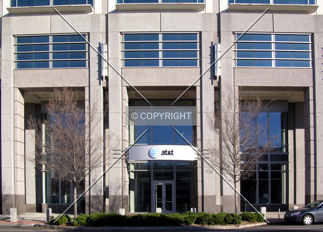 Entrance off West Peachtree Street