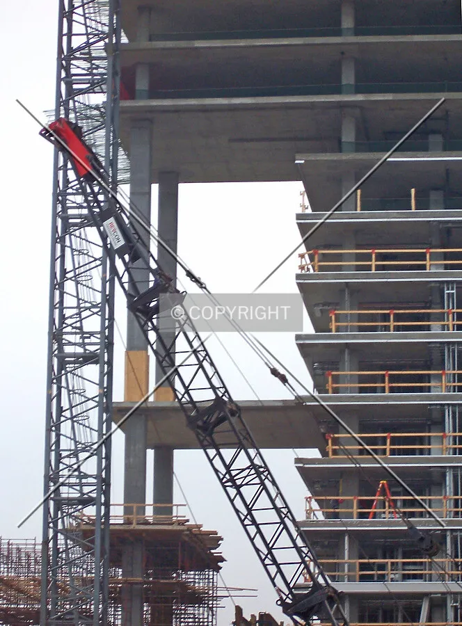 Gap in the structure at the northeast corner of the Oak Tower