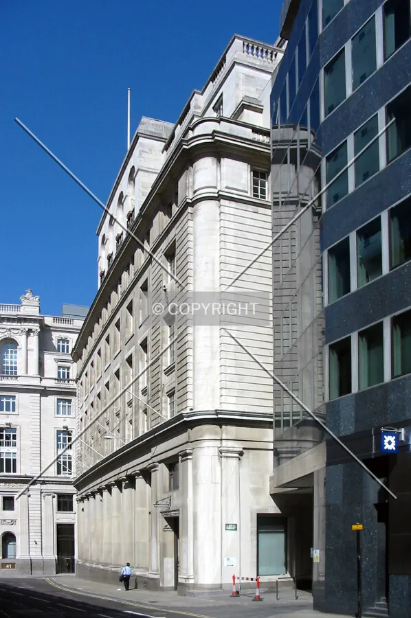 View from Threadneedle Street prior to reconstruction