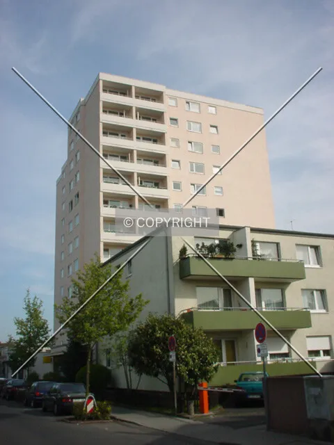 Side view: from Taunusstraße