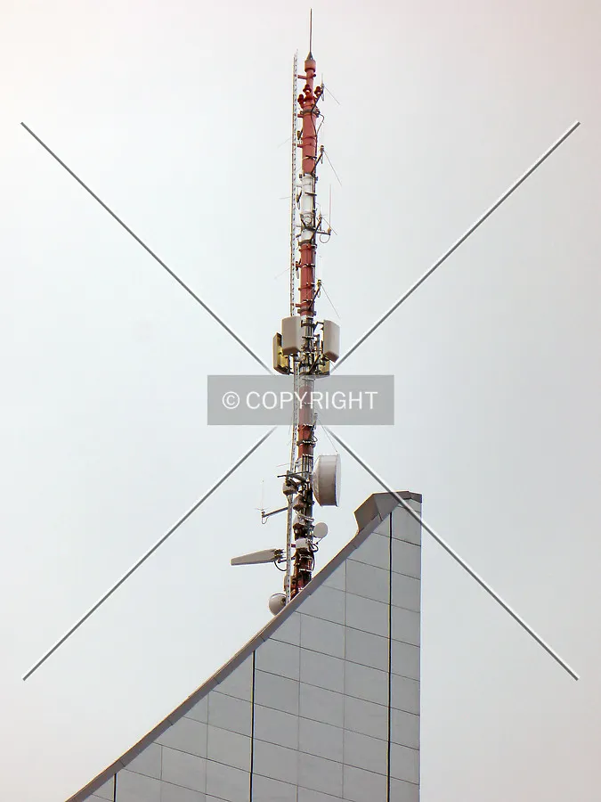 Close-up of the antenna