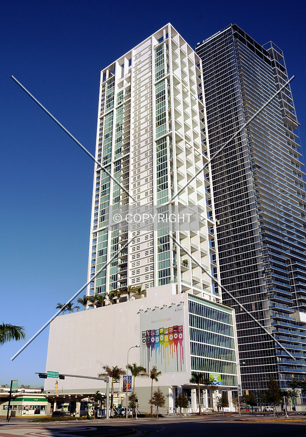 Looking up from the southeast across Biscayne Boulevard