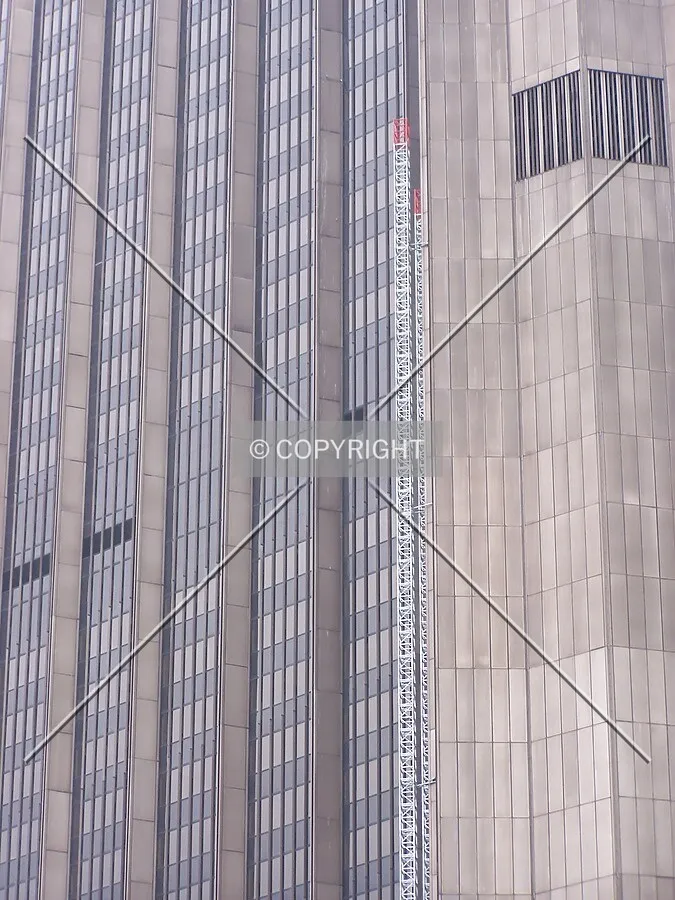 Installation des premières rampes sur les façades