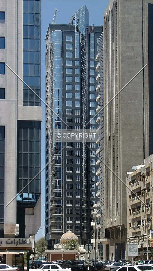 The southern view from a street canyon
