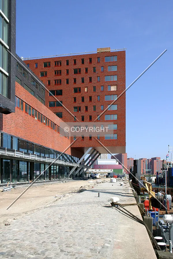 View along the Rijnhaven facade