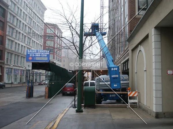 Sidewalk canopy on Wabash Avenue; 2 January 2004
