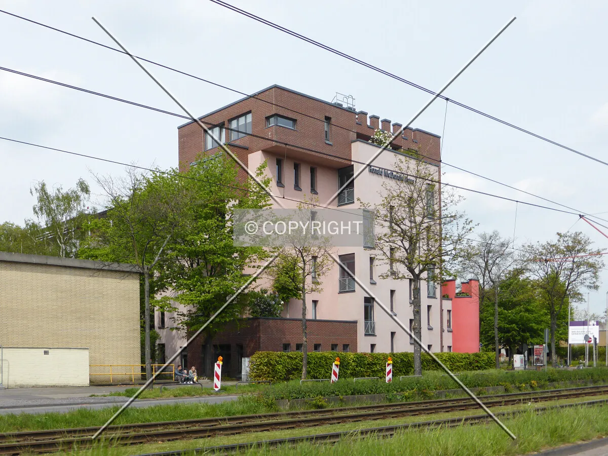 Photo 929-365-341