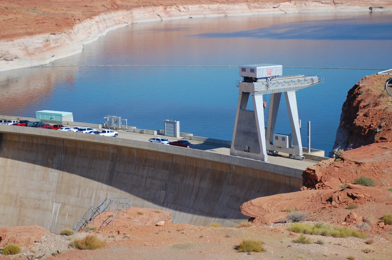 Equipment and vehicles on the top of the dam