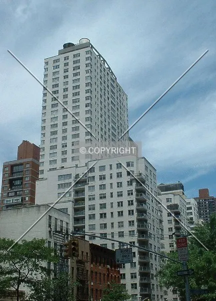 Photo 933-603-740