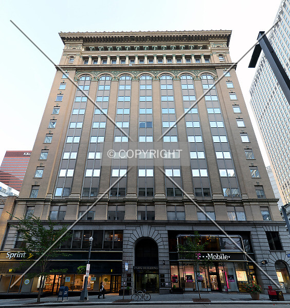 Photo 933-921-979