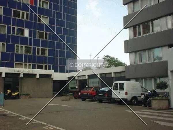 Connection between Graeffstraße 1 (Herkukeshochhaus) and Graeffstraße 3/5