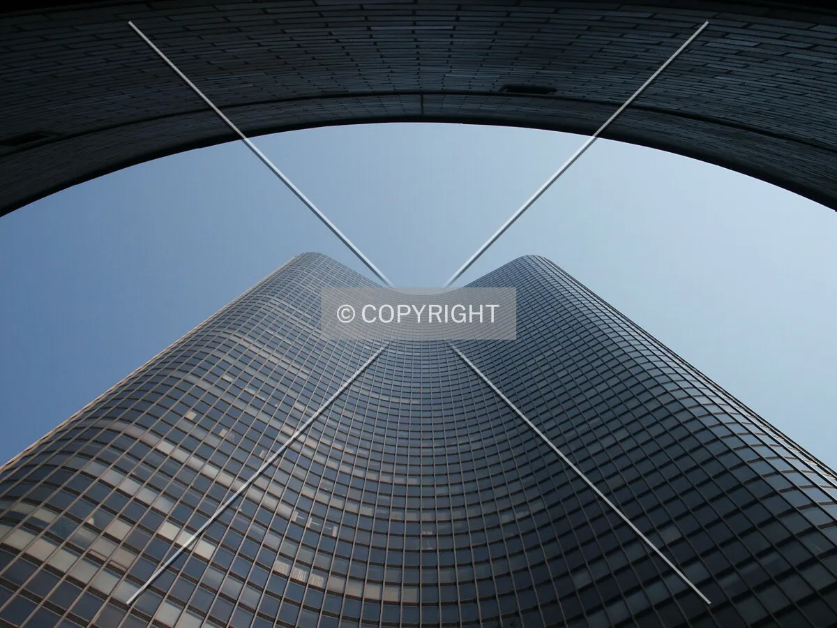 Looking up through the oculus