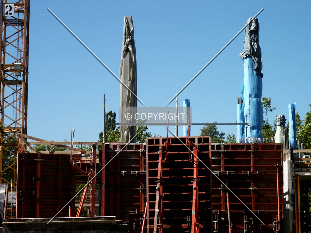 Columns rising