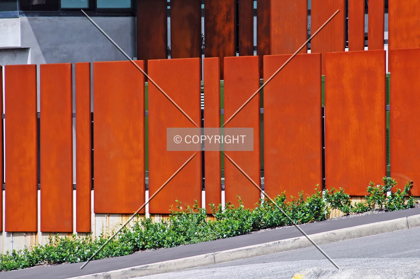 Partitions at the base