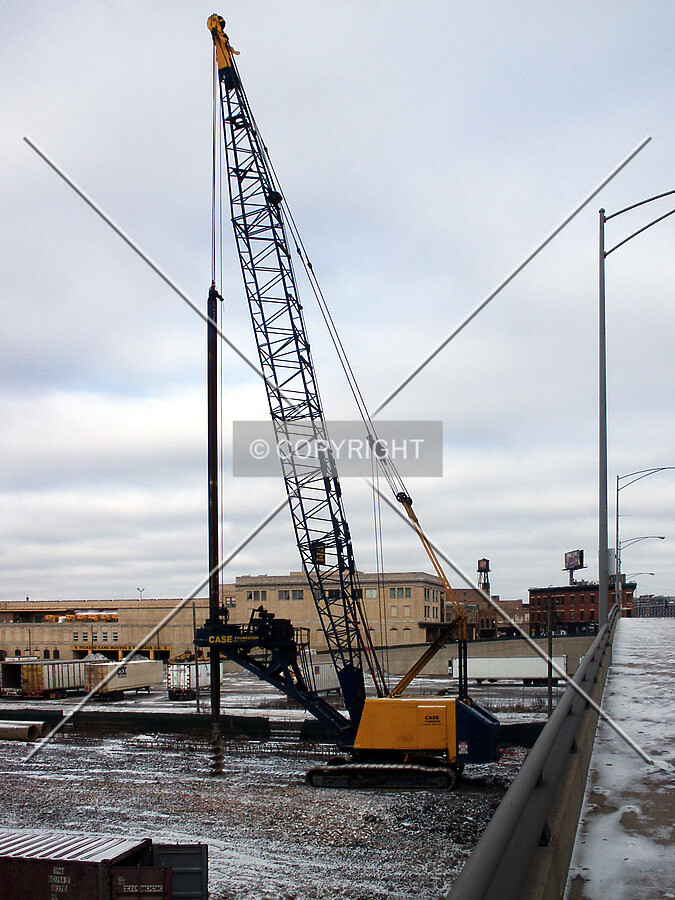 Foundation crane by the Desplaines Avenue viaduct