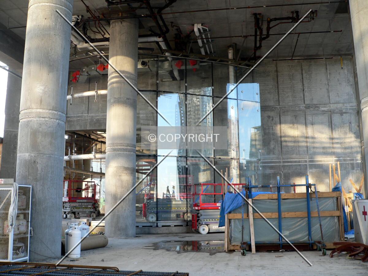 View into the lobby area from Buckingham Plaza